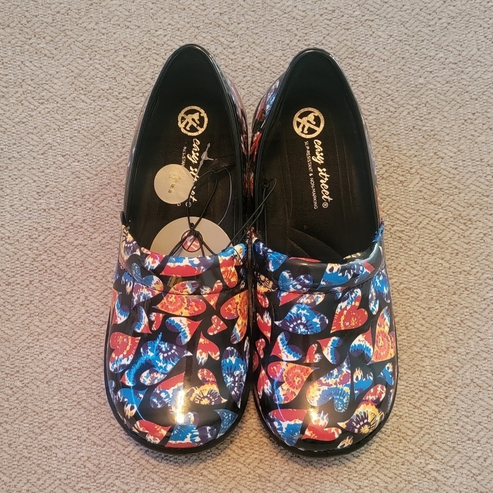 𝅺CLOGS